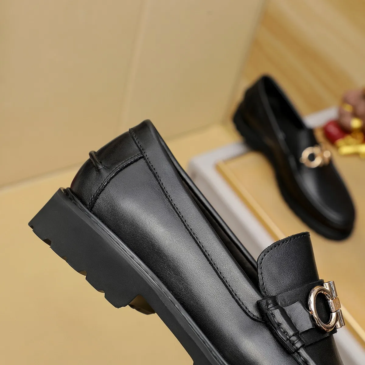 Men's shoes 💰440 Ferragamo [Ferragamo] top imported suit men's shoes 💯Original copy of the official website, product materials: selected imported embossed calfskin + luxury hardware buckle accessories ~ imported water-dyed cow 🐂 leather lining. Strong three-dimensional visual effect, original combination outsole, multiple colors available😘 Size: 39-44 (38.45.46. Customized)